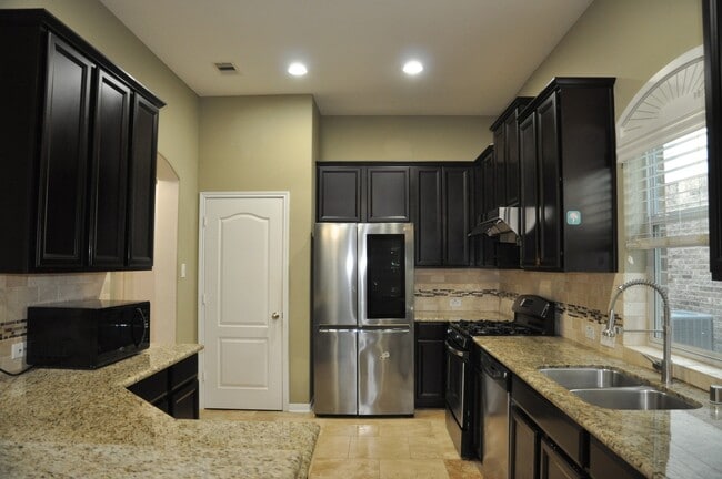 Building Photo - 6315 Denison Oaks Dr