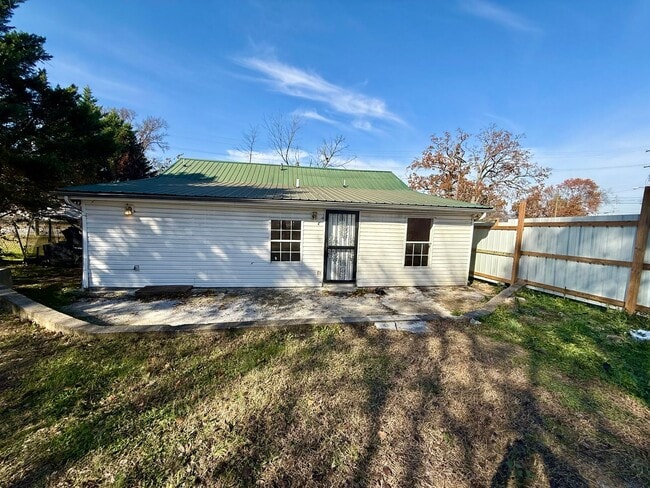 Building Photo - 3208 Dodds Ave