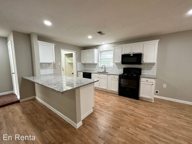 Building Photo - 4 br, 2 bath House - 241 Palomino Dr