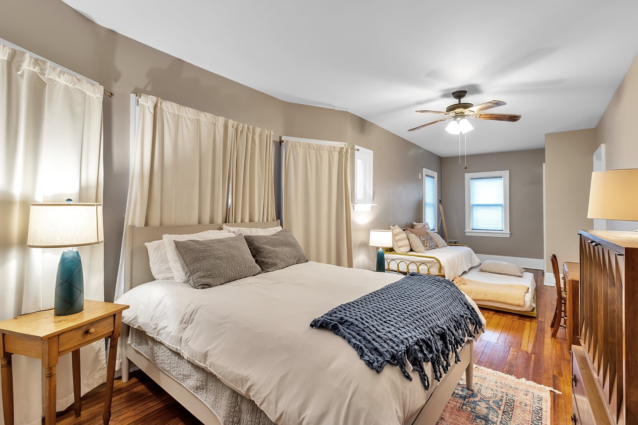 Building Photo - 217 Norwood Ave