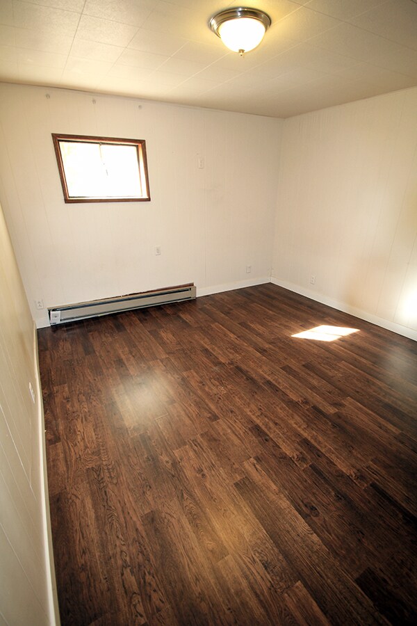 Building Photo - SPACIOUS, UPDATED 7 BEDROOM, 3 BATH, 2 KITCHENS, YARD & DEN BY UW!