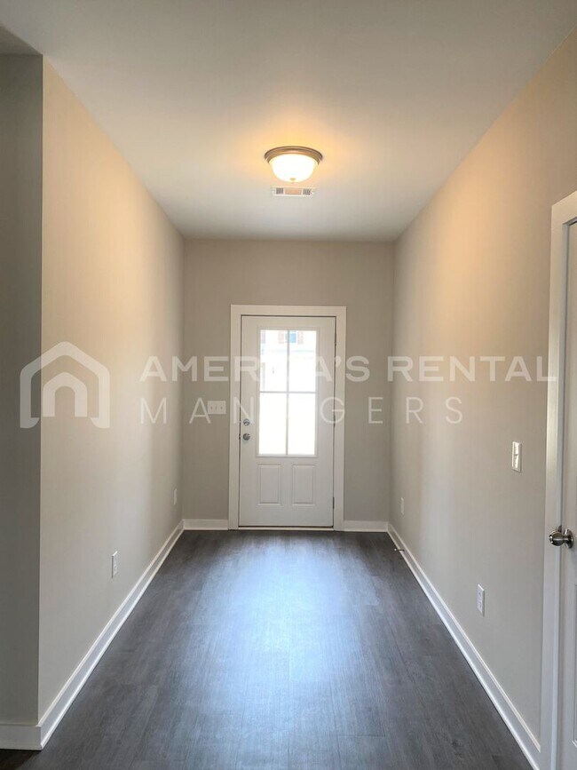 Building Photo - 14395 Chase Dr