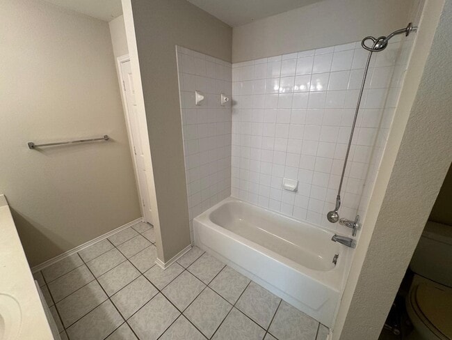 Building Photo - 9205 Lenox Dr