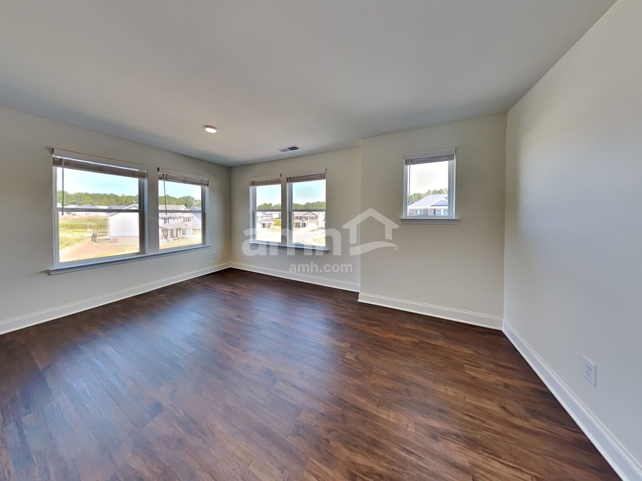 Building Photo - 639 Carnaby Ln
