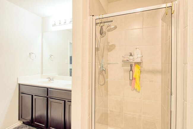 Building Photo - Kendall Brook Unit 1B