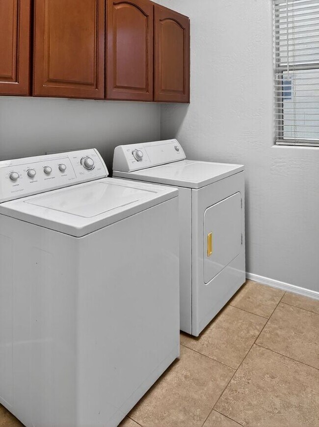 Building Photo - Single level, 4 bed 2 bath in Gilbert