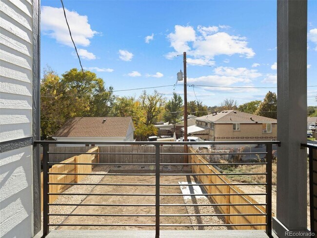 Building Photo - Brand New 4BD, 4BA Half-Duplex in Villa Park