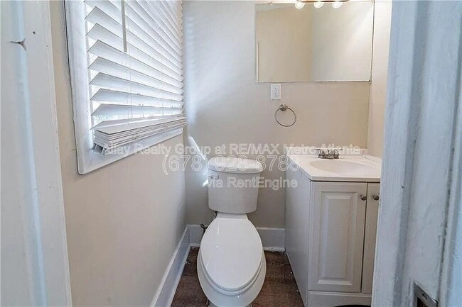 Building Photo - 16 Bromack Dr SE