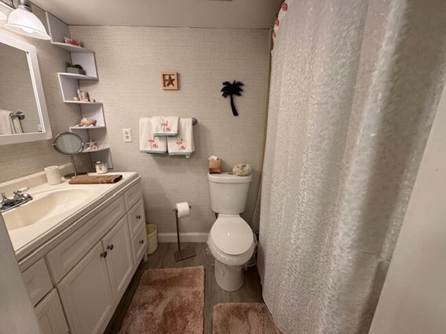 Building Photo - Furnished 2/2 Seasonal in Seven Lakes