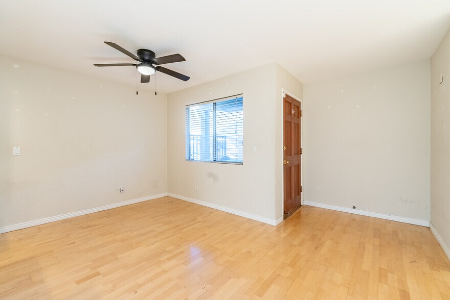 Building Photo - 2228 E Campbell Ave