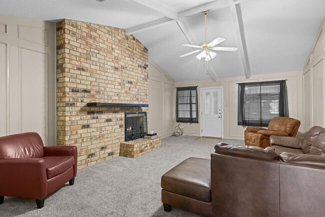 Primary Photo - 3710 Monclair Ave