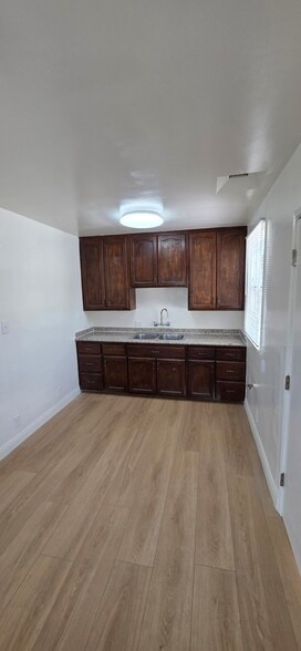 Building Photo - 7034 Hazeltine Ave