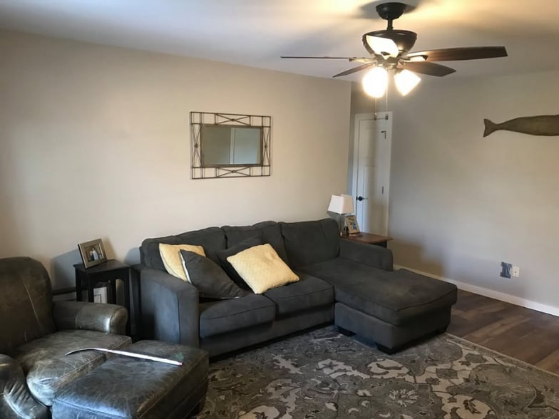 Building Photo - 5526-5526 N Cook St