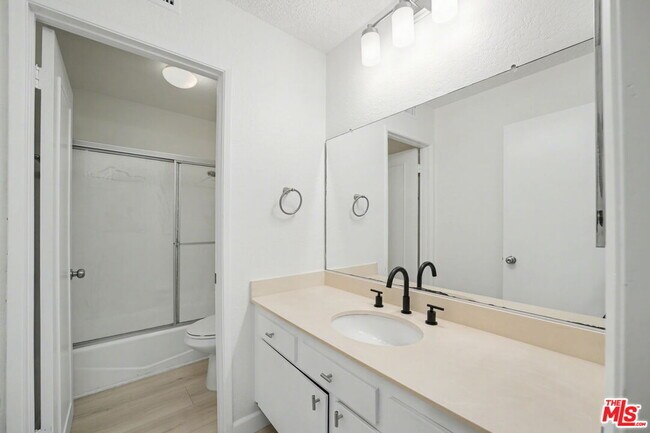 Building Photo - 243 Blanquita Way