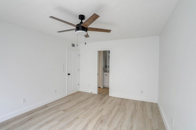 Building Photo - 1111 Salerno Ct