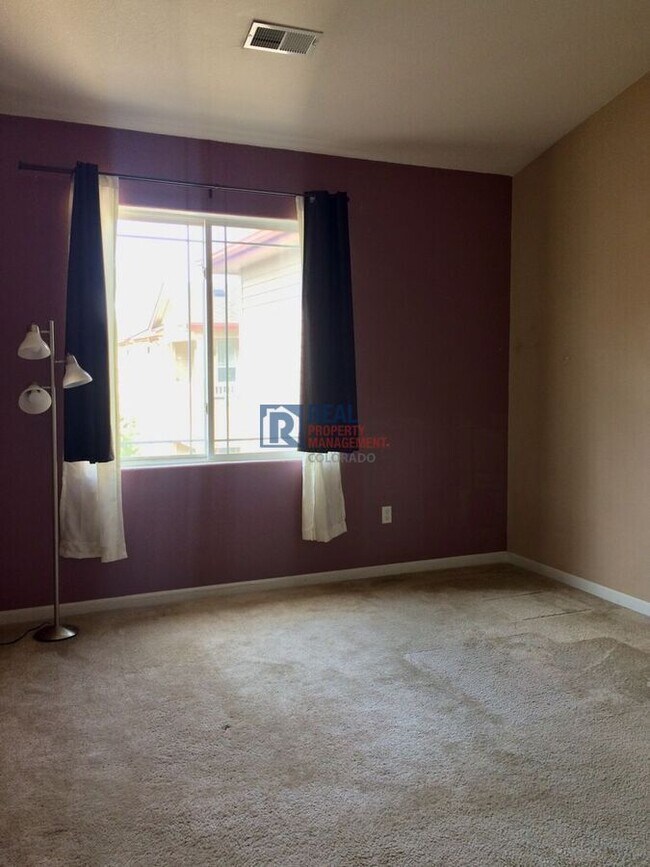 Building Photo - 8456 S Hoyt Way