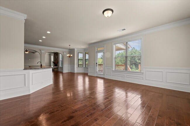 Building Photo - 542 Oconee Cir