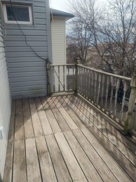 Building Photo - 17 Wallis Ave