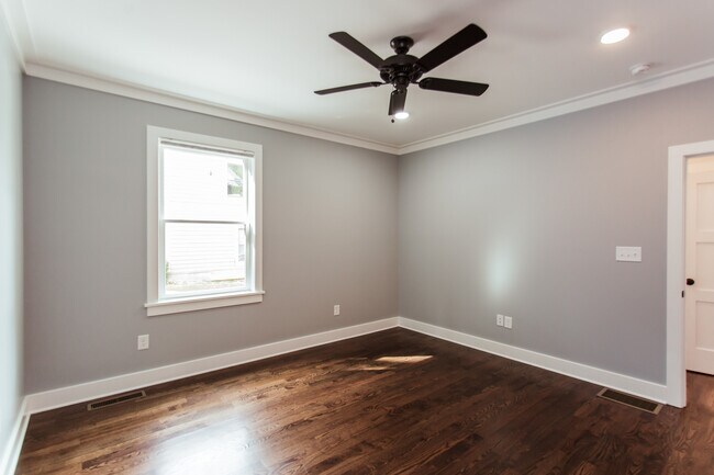 Building Photo - 132 Flint St