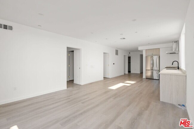 Building Photo - 3755 S Canfield Ave