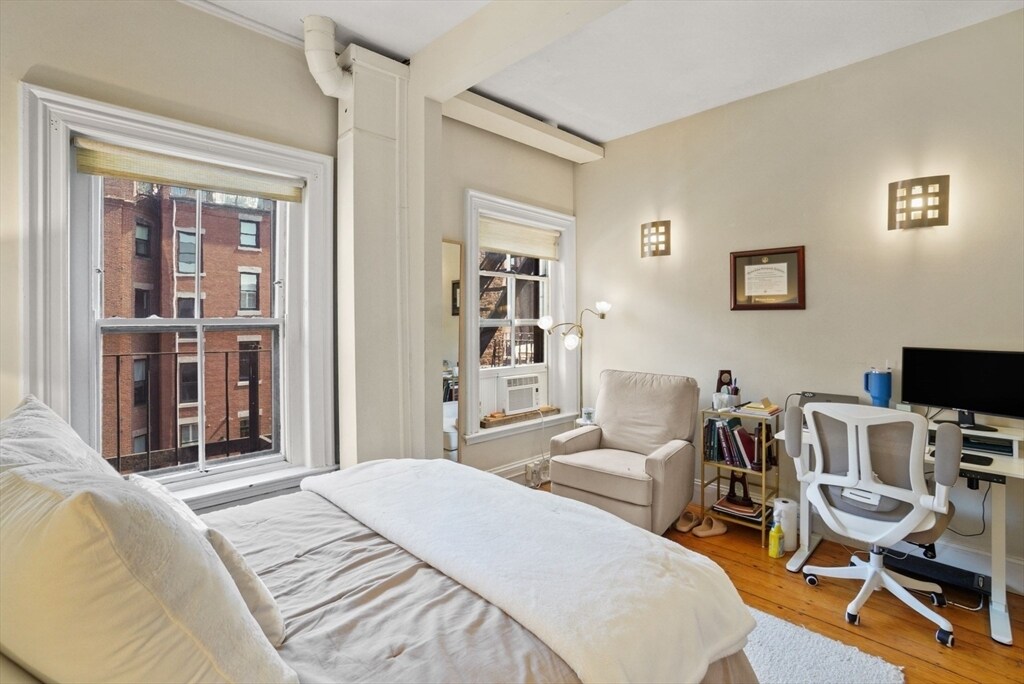 Building Photo - 298 Marlborough St