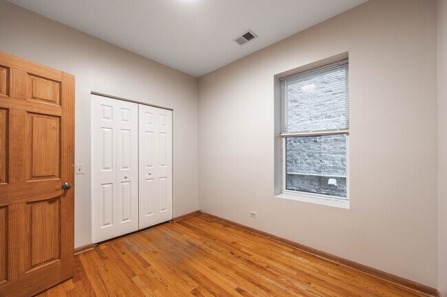 Building Photo - 1010 N Kedzie Ave