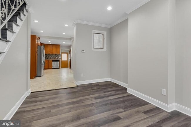 Building Photo - 2637 E Madison St