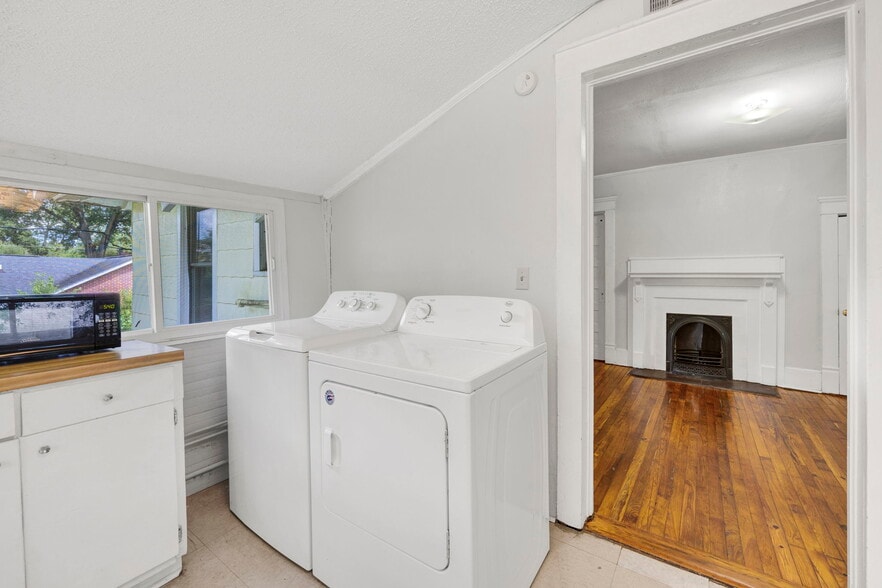 Building Photo - 3125 Heyward St