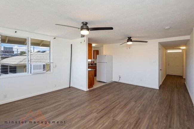 Building Photo - 2133 Metcalf St