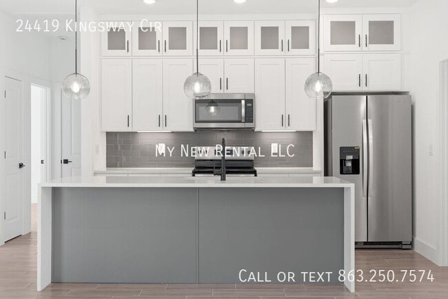 Building Photo - 24419 SW Kingsway Cir