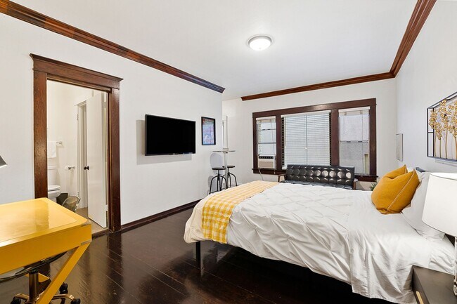 Interior Photo - 330 Cedar Avenue