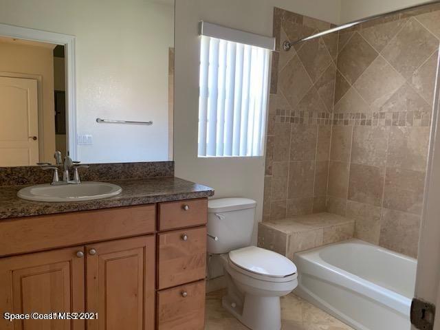 Building Photo - 117 Lancha Cir