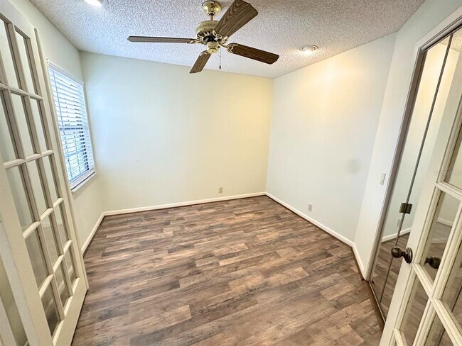 Building Photo - 3023 Silverado Terrace