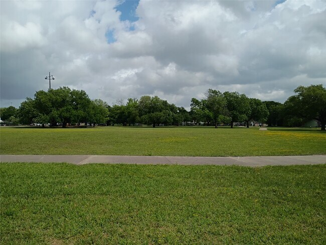 Building Photo - 5954 Doolittle Blvd