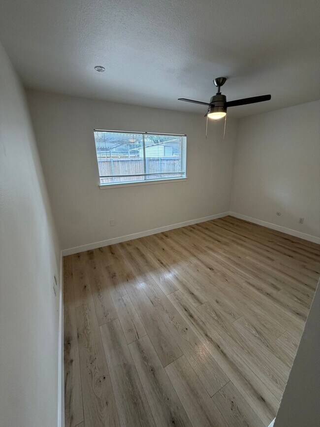 Building Photo - 13610 Brookgreen Dr
