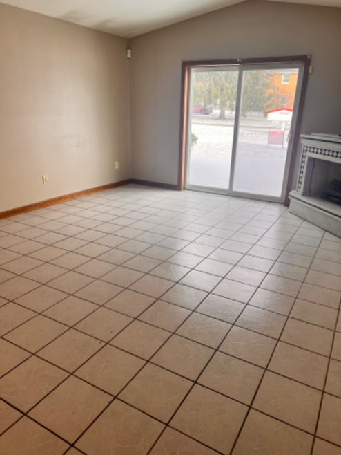 Building Photo - 9920 Delray Dr