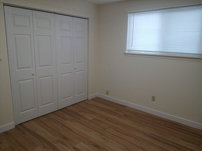 Building Photo - 7622 Chinook Ave