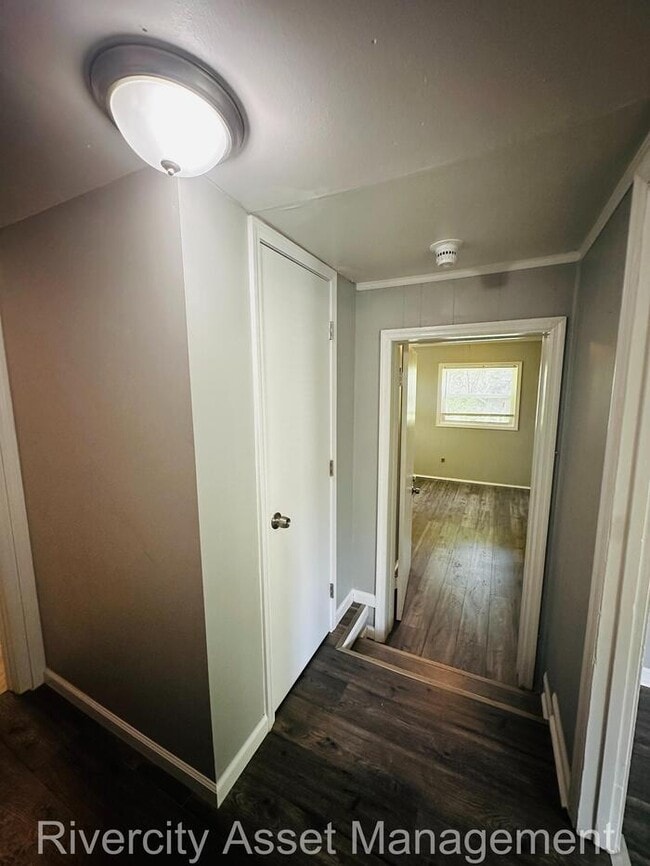 Building Photo - HUGE BACKYARD!!!!!! SECTION 8 FRIENDLY, RE...