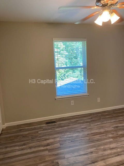 Building Photo - 2852 Fairway Dr