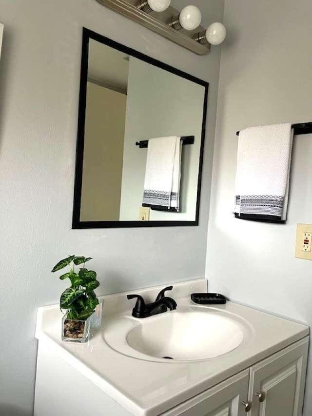 Building Photo - 317 Lake Evelyn Dr