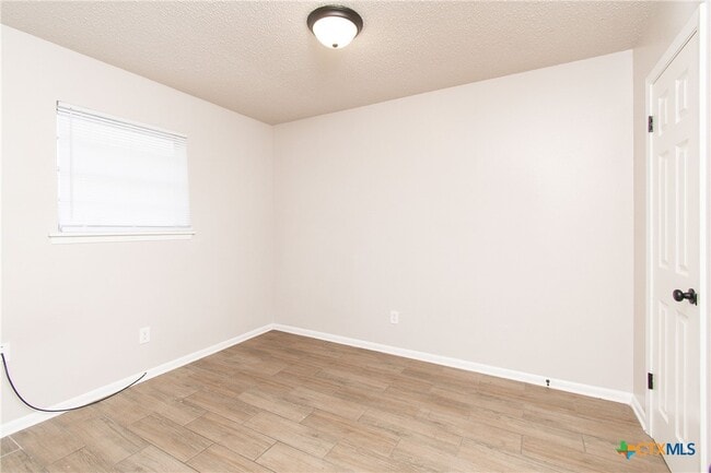 Building Photo - 314 Sunset Ln