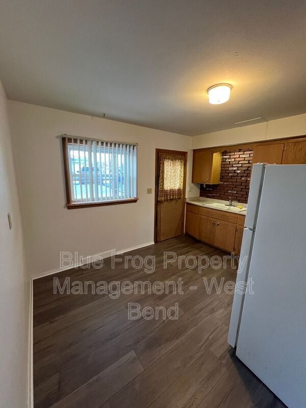 Building Photo - 1349 Kewaskum St