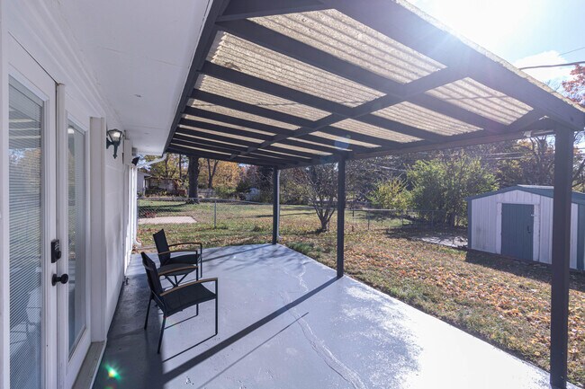 Building Photo - 210 W El Cortez Dr