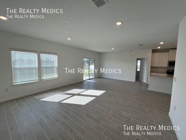 Building Photo - 9301 SW 58th Cir