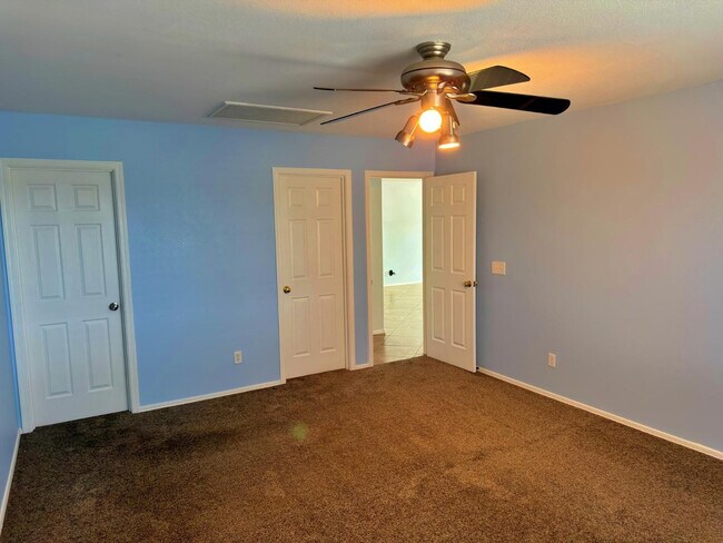 Building Photo - 30479 N Bareback Trail
