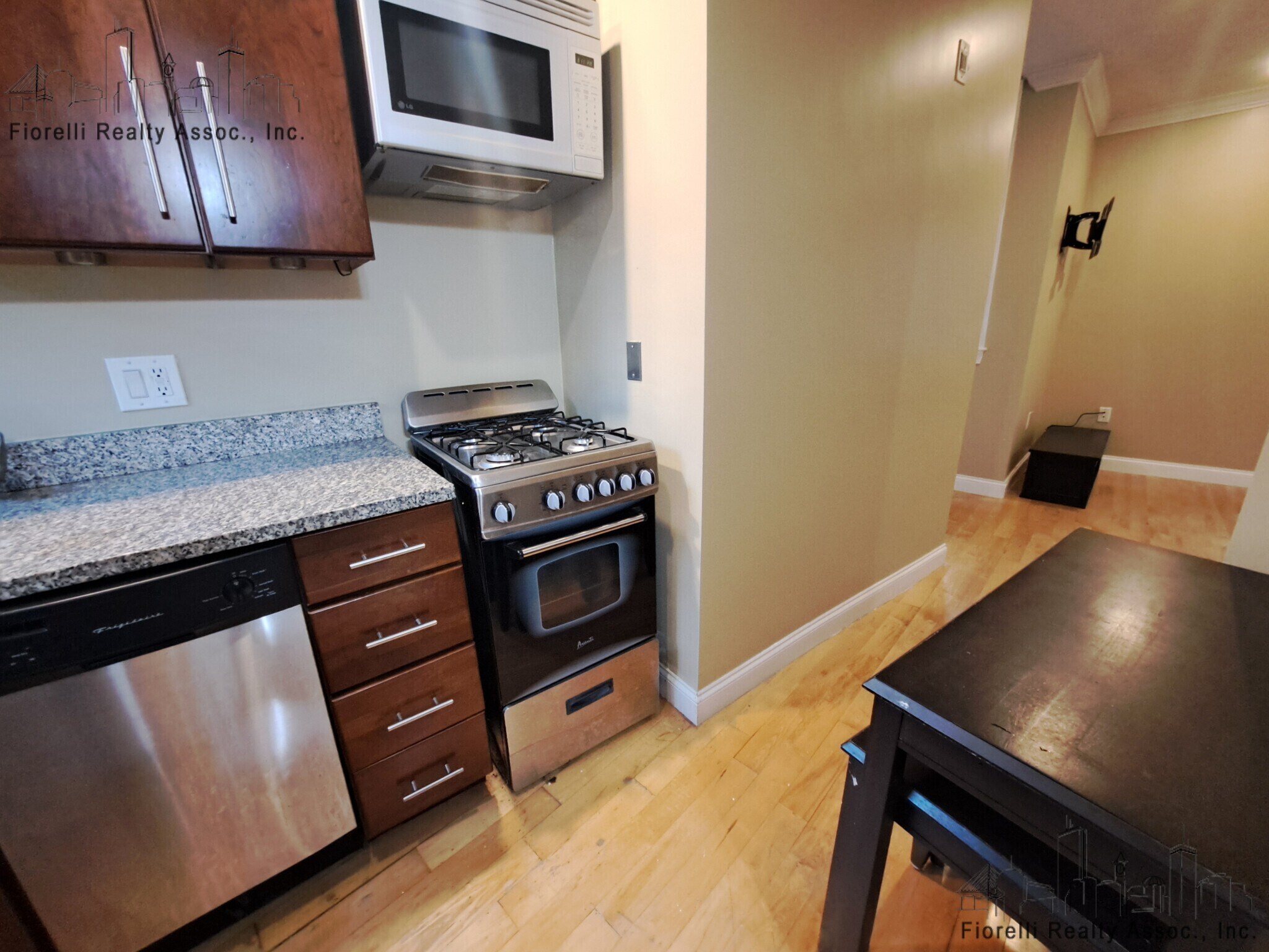 Building Photo - 101 Prince St