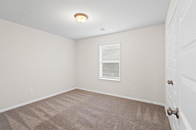 Building Photo - 7051 Silverleaf Oak St