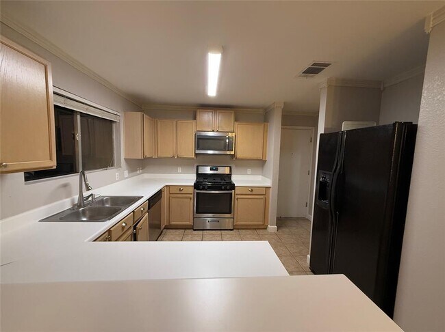 Building Photo - 1813 Lantana Dr