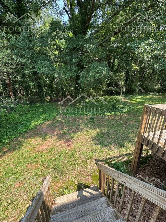 Building Photo - Comfort & Space in a Great Location! 3-Bed...