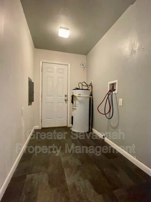 Building Photo - 1401 E 33rd St